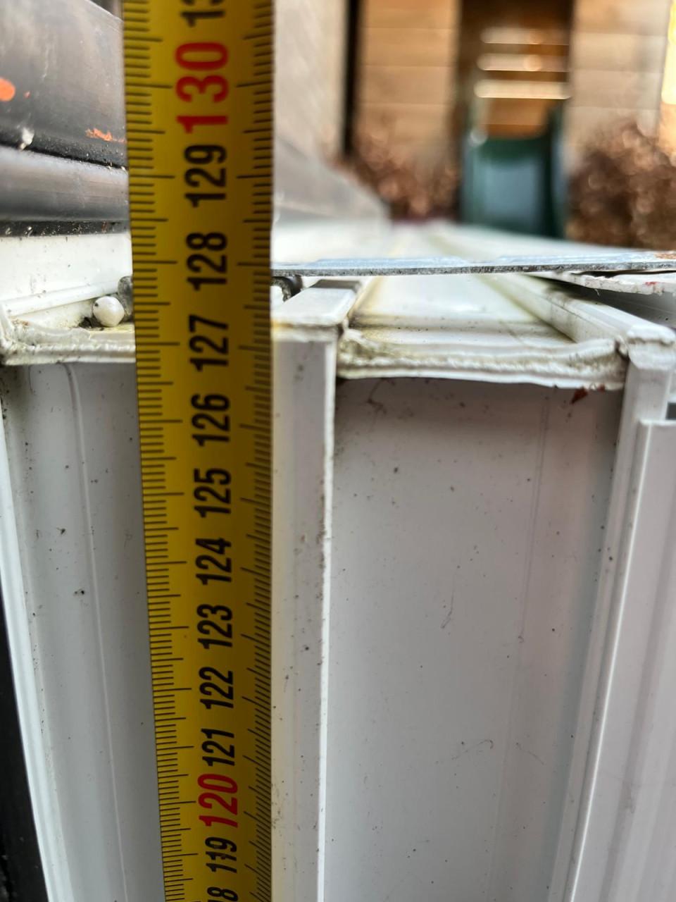 Kunststof kozijn met draai-kiepraam (dubbel glas) | 153x131 cm