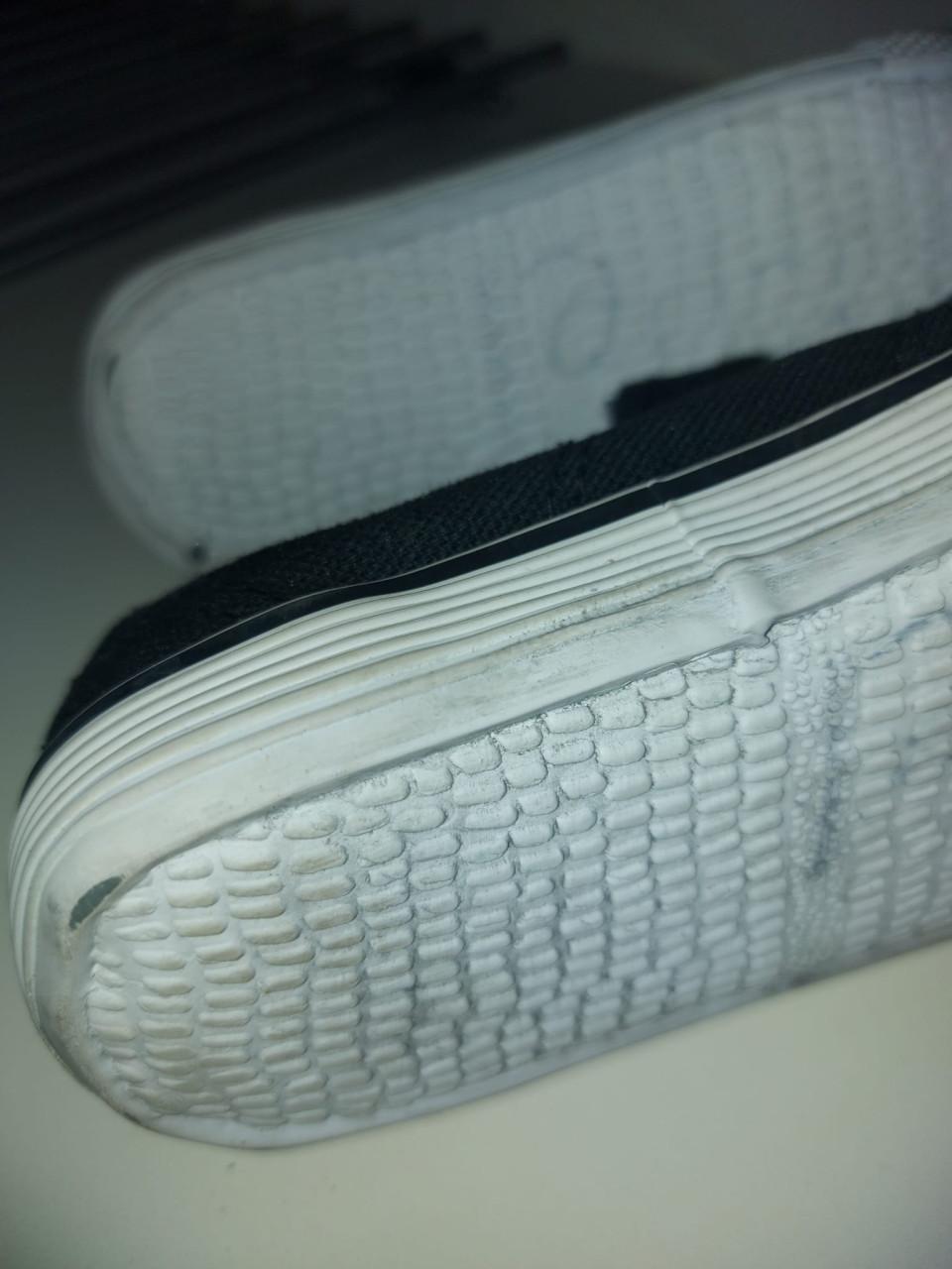 Zo goed als nieuwe zwarte gymschoenen maat 28 klittenband