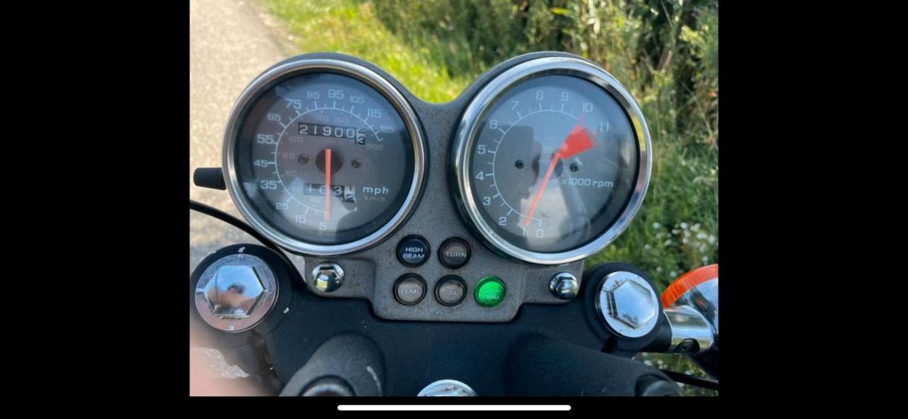 Te koop mijn  Honda VF700C, super Magna, bjr. 1990..