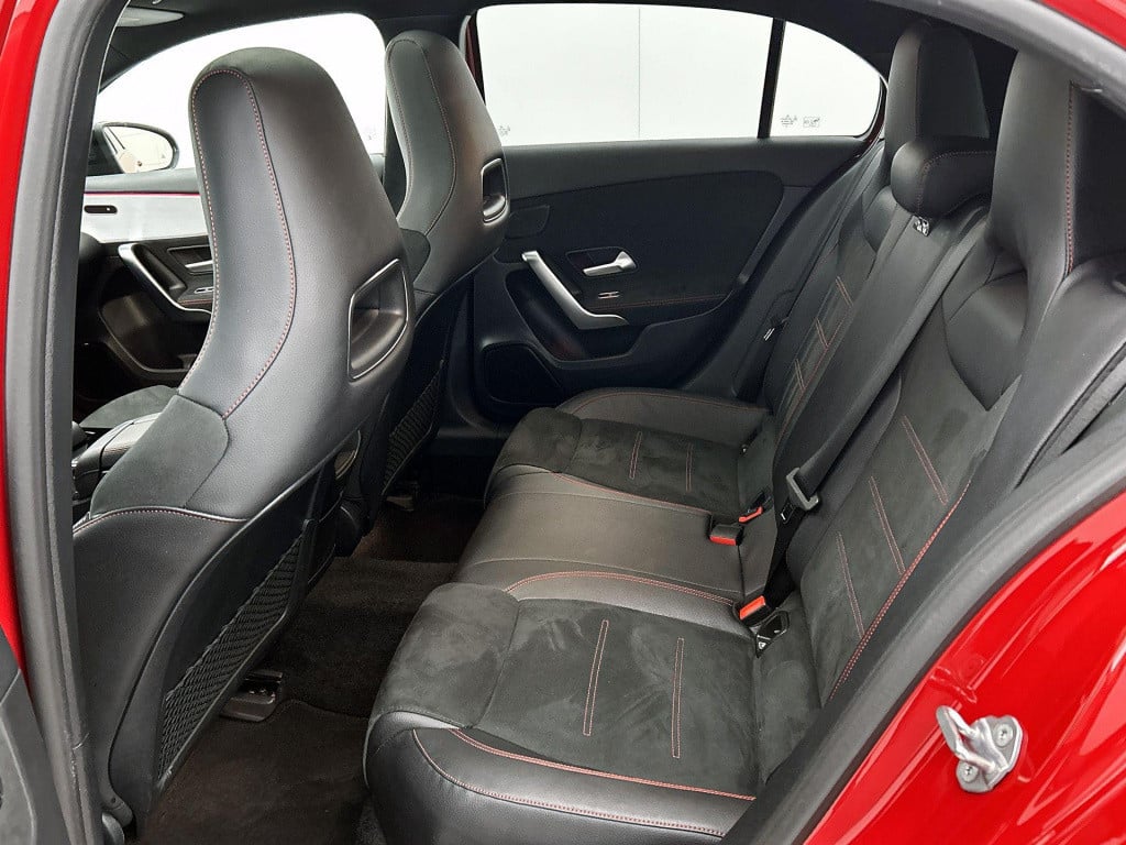Mercedes-Benz A-Klasse 200 business solution amg | automaat | half leder | 