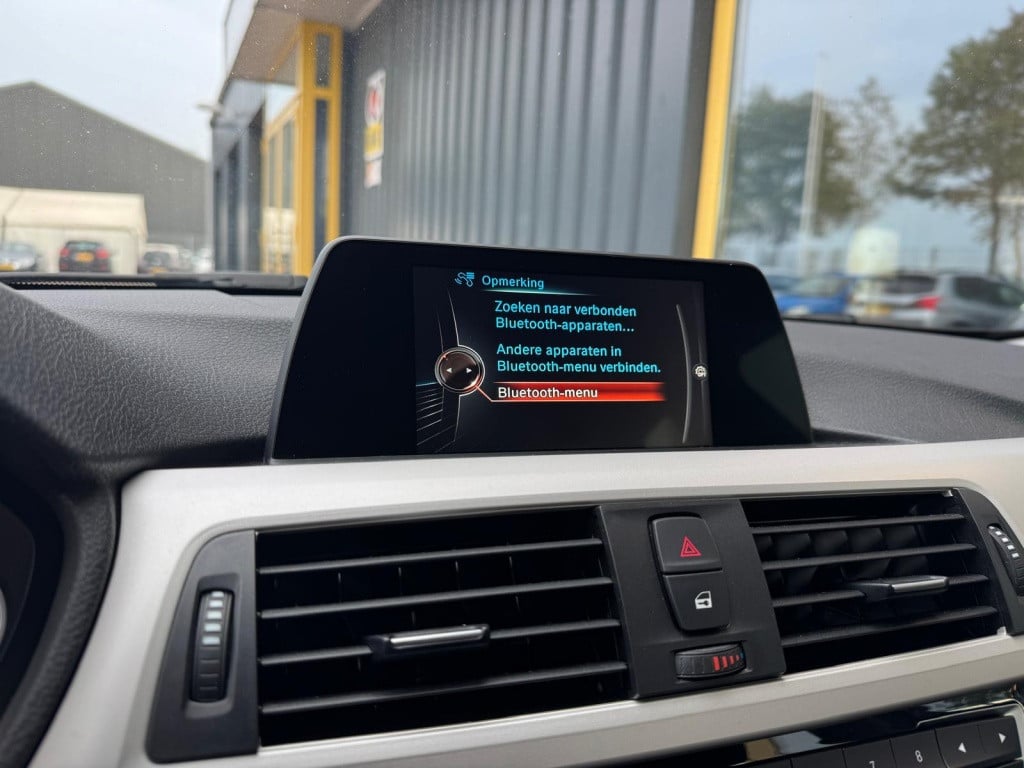 BMW 3-serie 318i executive automaat