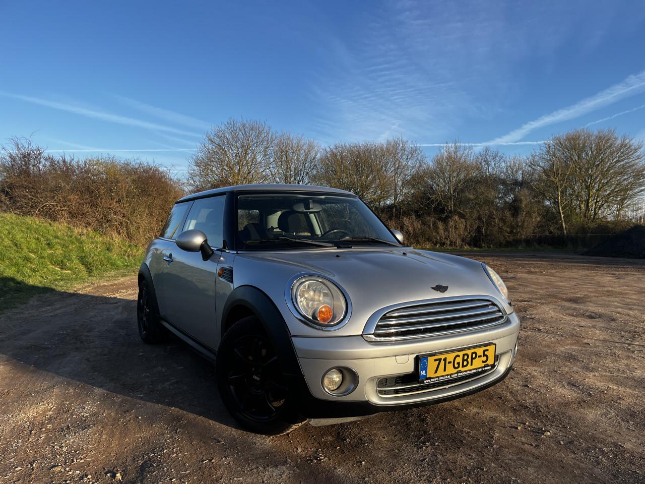 Mini Cooper | Lage Km Stand | Volledig onderhouden | Nieuwe APK |