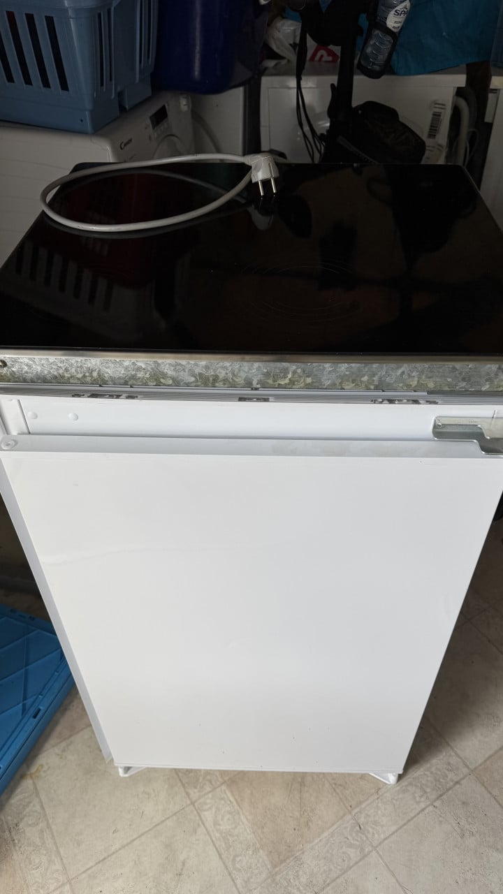 Inbouw koelkast + inbouw elektr. Kookplaat