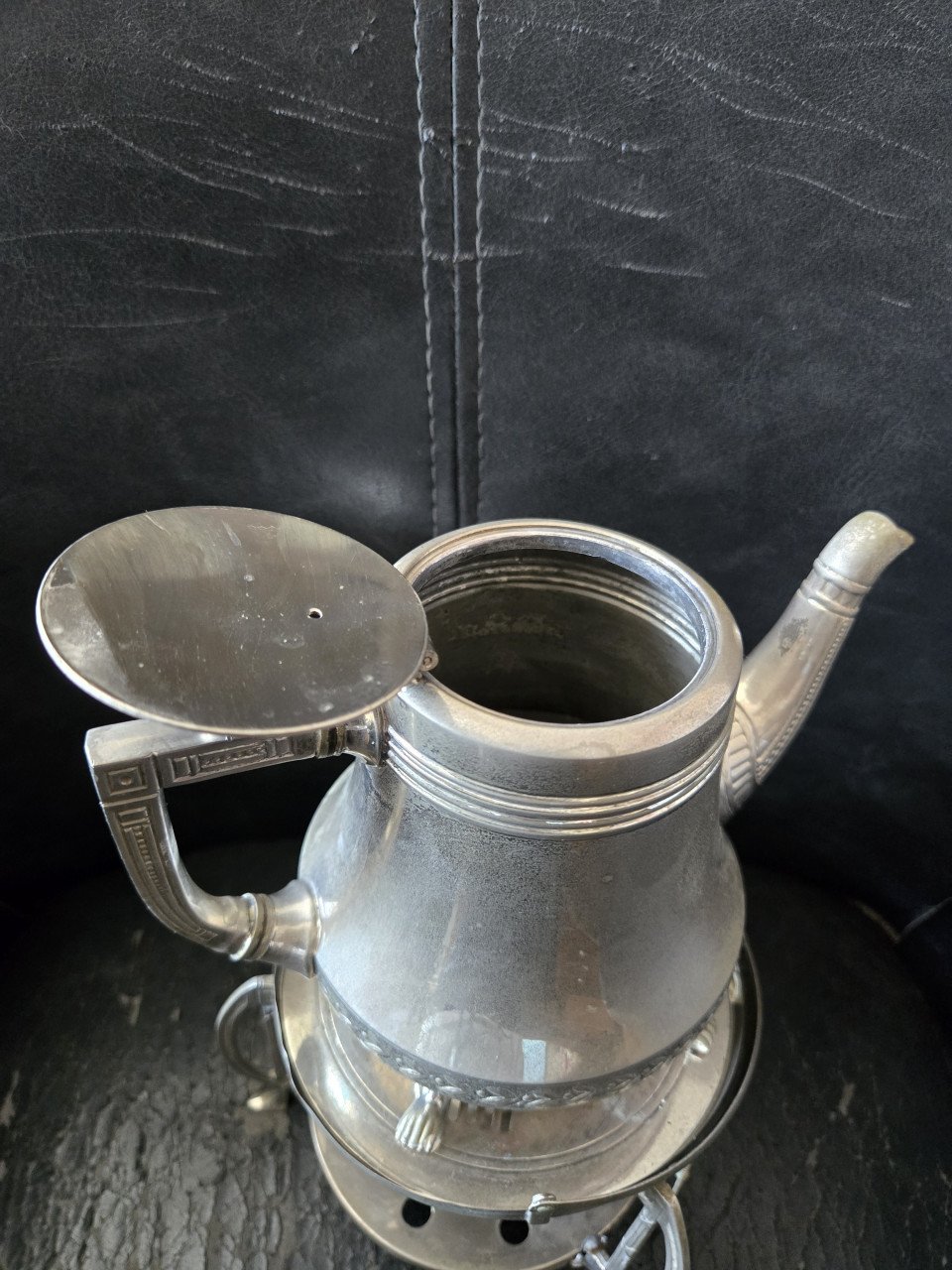 Koffie/thee setje: potje en rechaud met spiritusbrander. Van Kurz & Co.