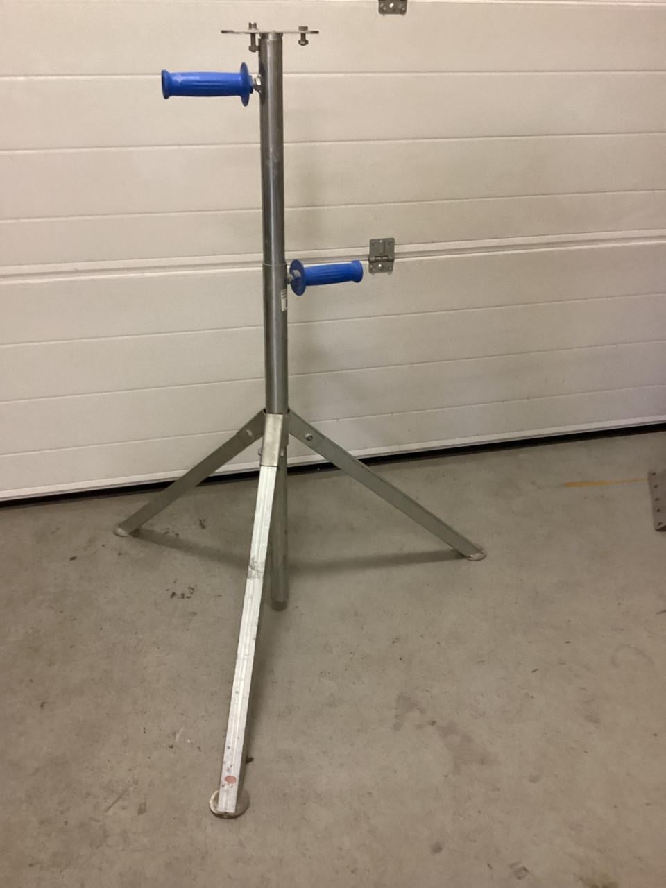 Statief voor bouwlamp