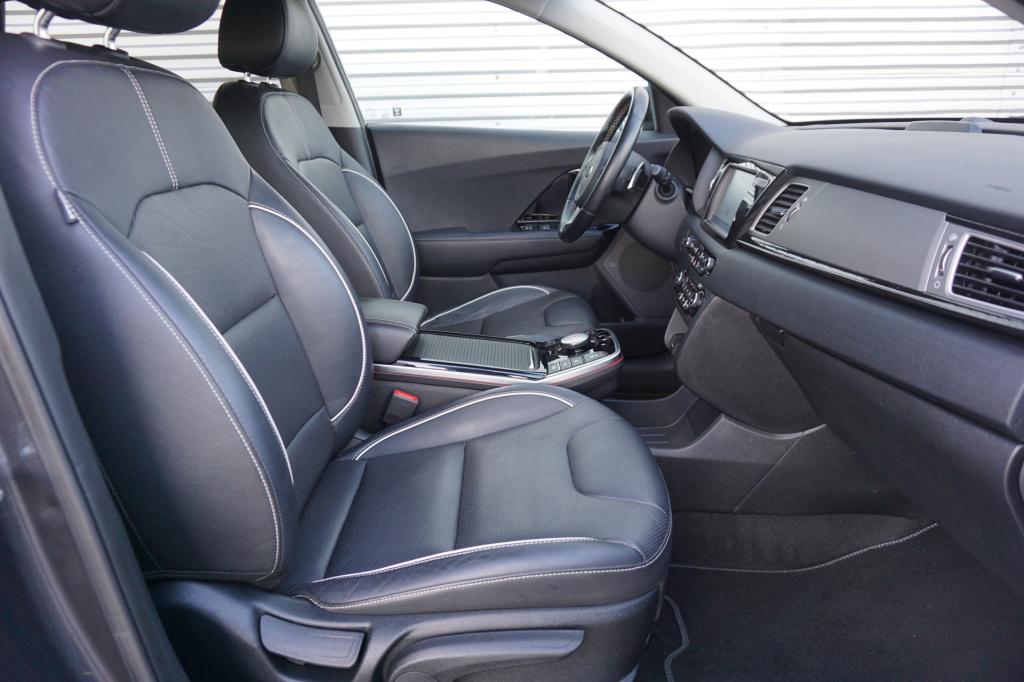 Kia E-niro executiveline 64 kwh climate / navi / cruise / leder / stoelverw