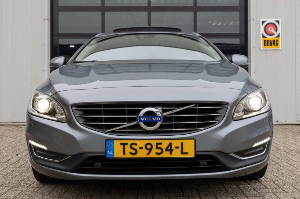 Volvo V60 2.0 t4 190pk summum ✅1jaarbovag✅nav✅leer✅schuifdak✅trekhaak