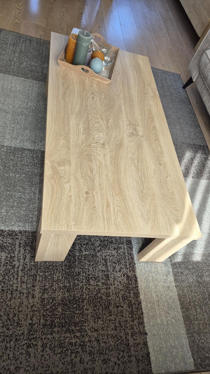 Tafel met stoelen