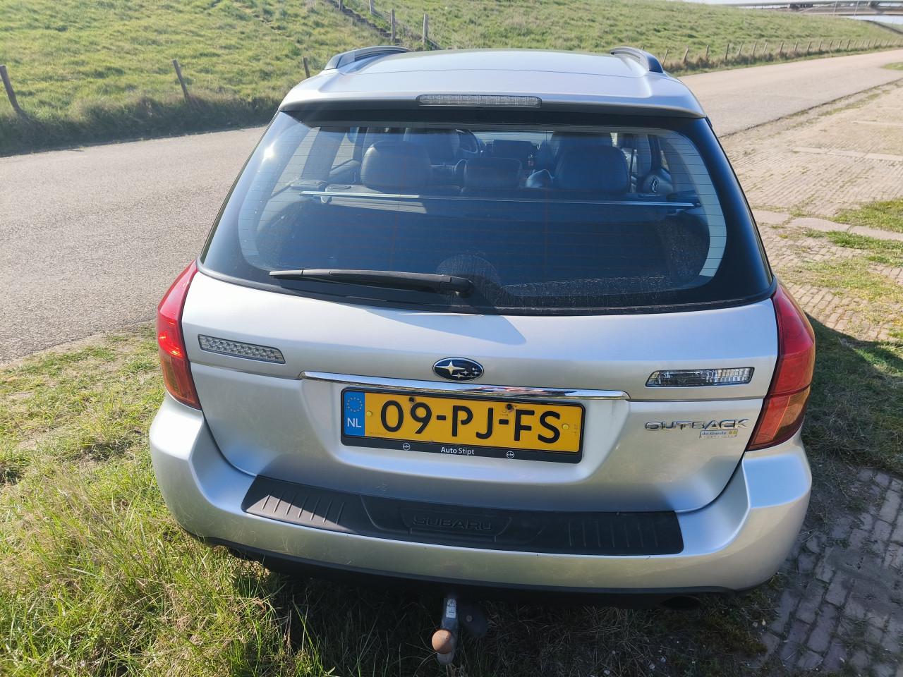 Subaru Outback 2.5i AWD