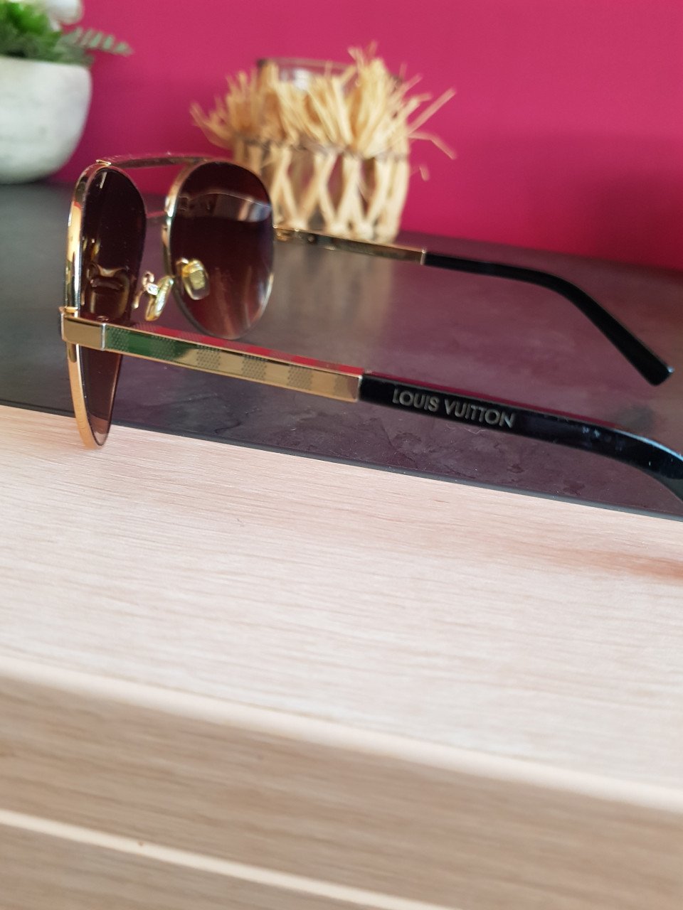 In sublieme staat Louis Vuitton zonnebril sunglass