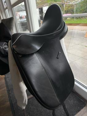 Ideal crown dressuurzadel