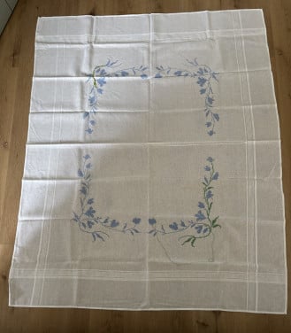 TAFELKLEED OM TE BORDUREN 160 x130