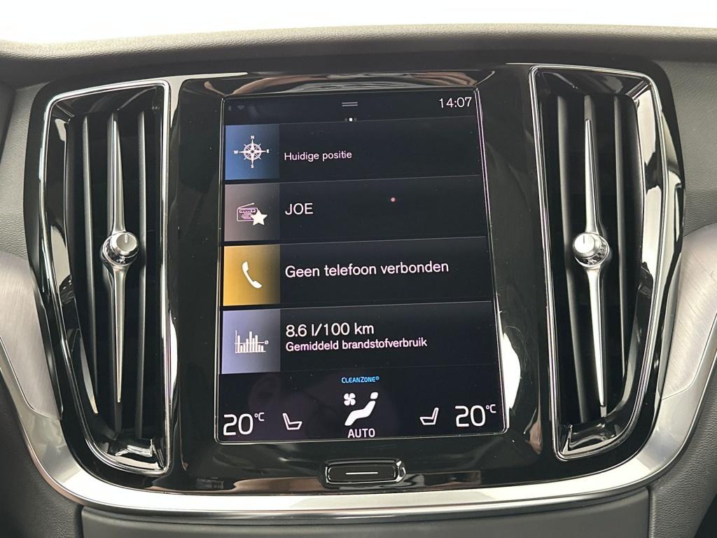 Volvo V60 t6 398pk recharge r-design| camera| trekhaak| stoel+stuur.verw|