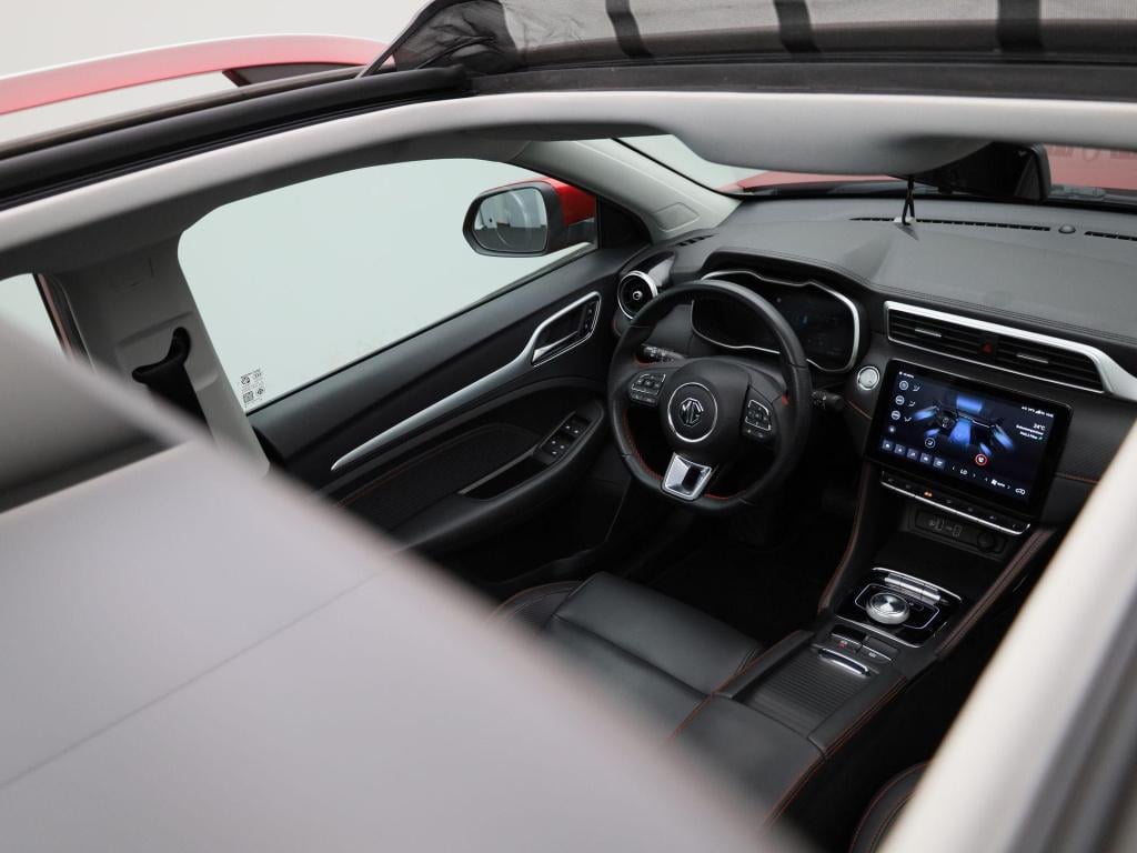 MG Zs Ev long range luxury 70 kwh | leder | panoramadak | led koplampen | 3