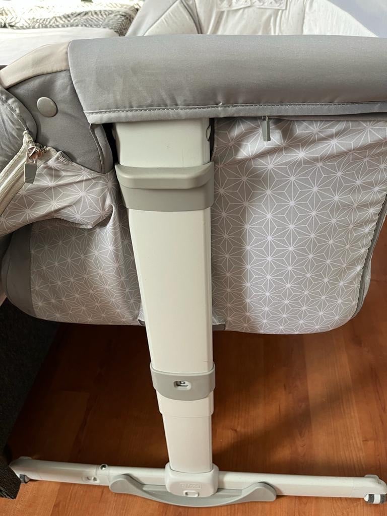 Chicco Next2me co-sleeper
