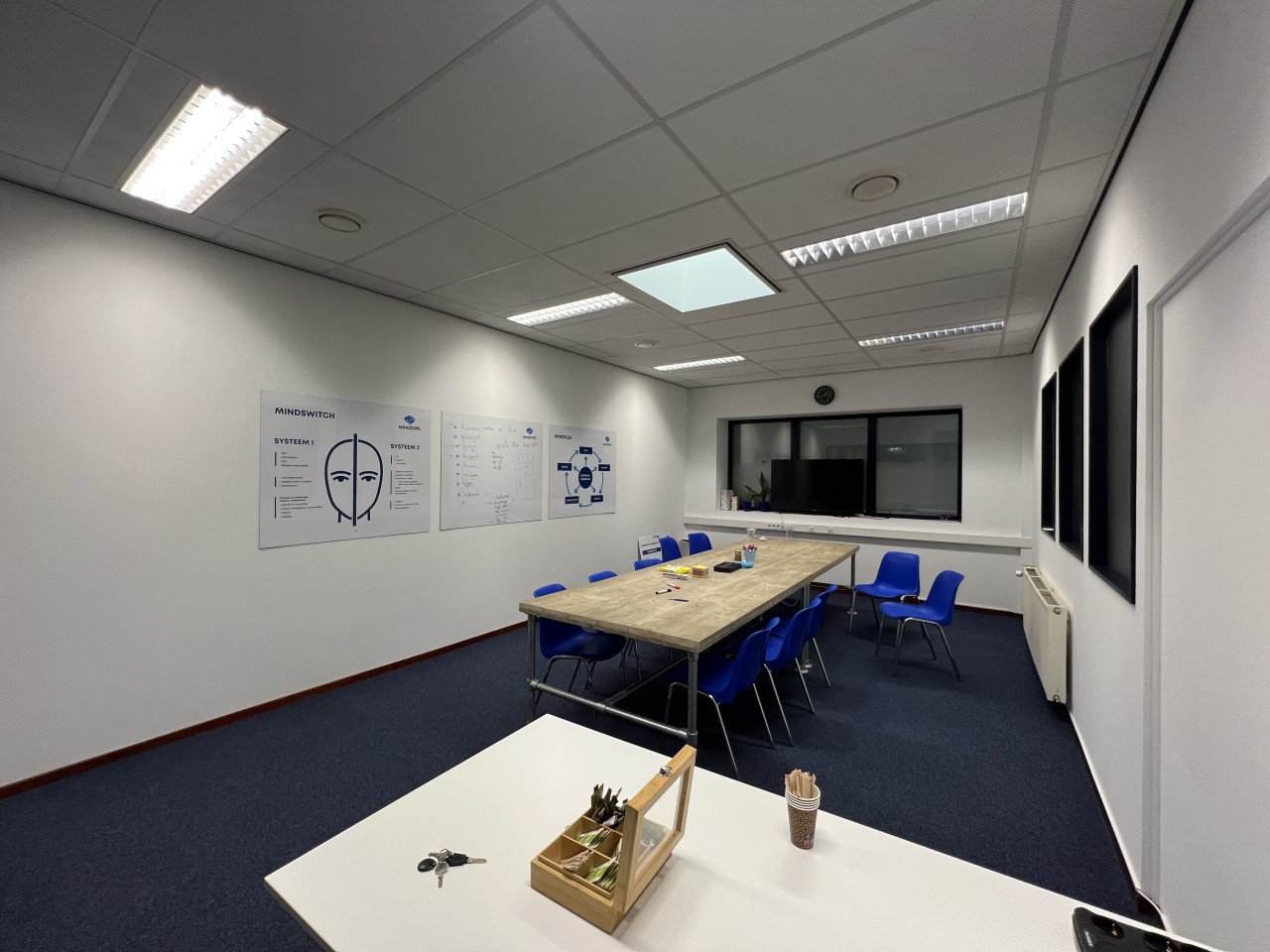 TE HUUR 34m2 kantoorruimte met apart keukentje en toilet