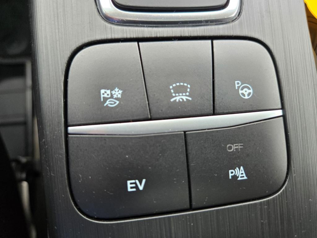 Ford Kuga 2.5 phev e-cvt 225pk st-line x | hud | trekhaak | pano | elec.kle