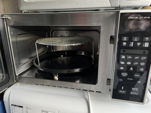 Sharp 4 in 1 combi-magnetron oven 26L R879IN als nieuw