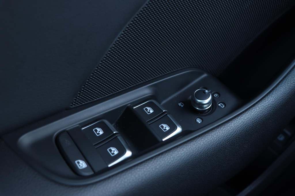Audi A3 sportback 40 tfsi e-tron sport 204pk s-tronic
