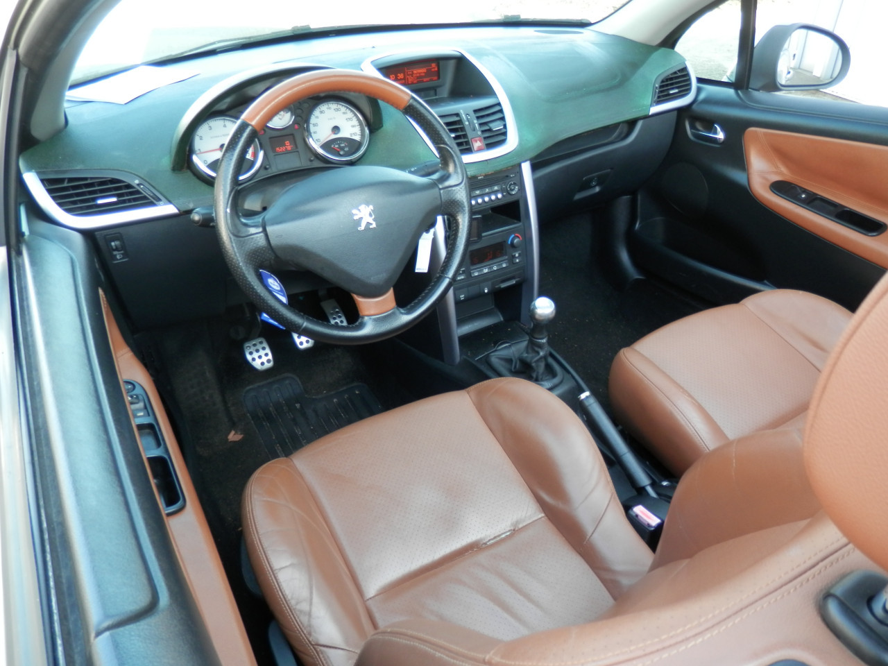 Auto Garant Biedt Aan: Peugeot 207 1.6 T Féline