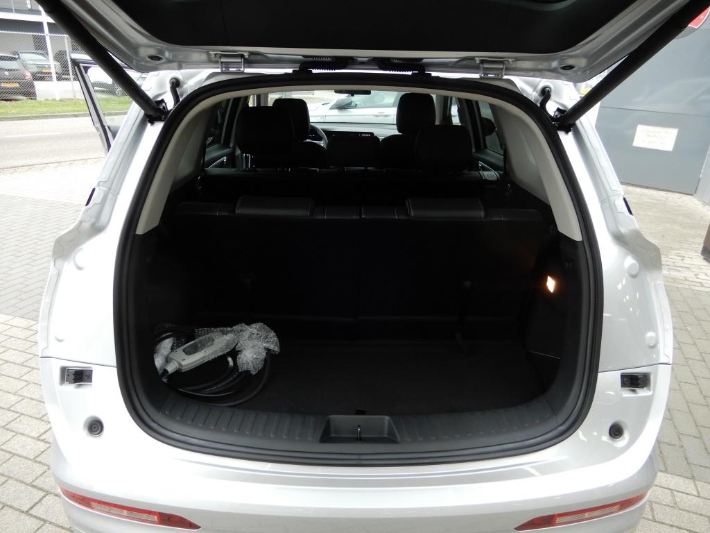 Dfsk E5 Phev 1.5 l2 | 7-persoons | pano | leder | direct leverbaar