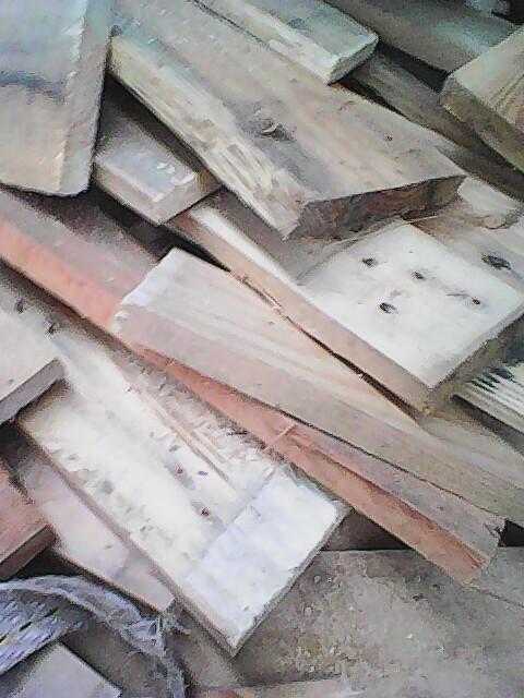 Plankjes voor haardhout.