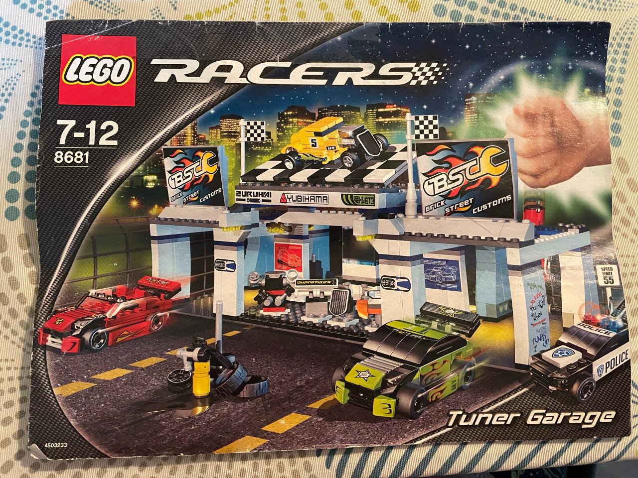 Lego Racers: Tuning garage 8681