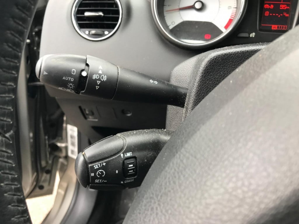 Peugeot 308 1.6 vti mill. 200
