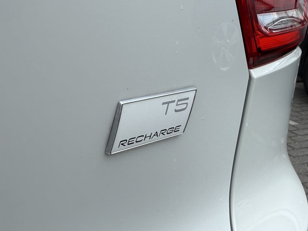 Volvo XC40 t5 262pk recharge ultimate dark | adap.cruise| panodak| trekhaak
