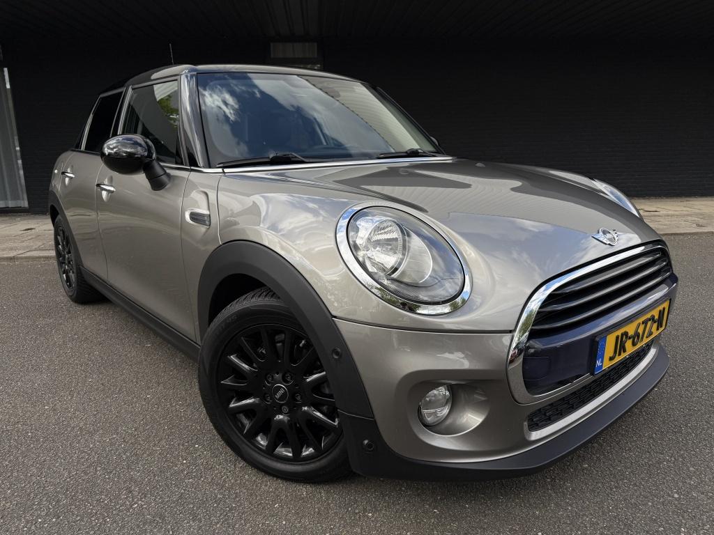 Mini Cooper mini 1.5 black pack - automaat - leder - 87.000km -