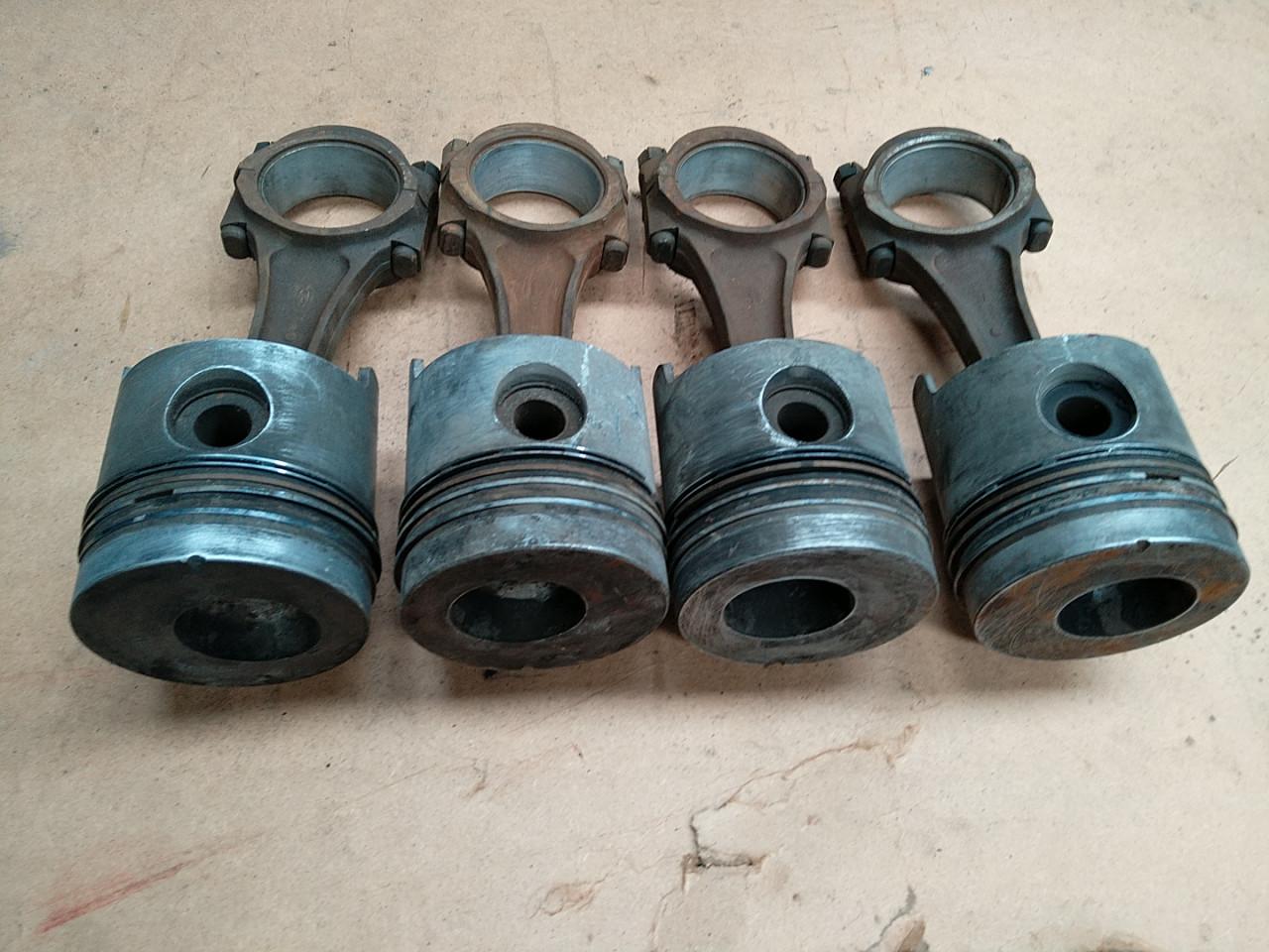 Ford 5600 Krukas, zuigers enz.