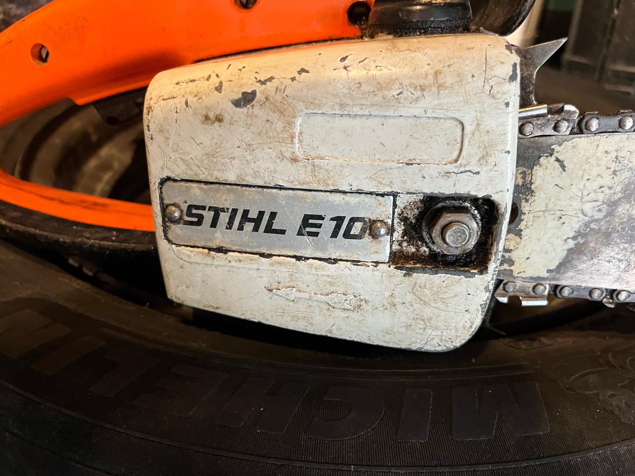 2 x Stihl 026 , prof kettingzaag en E10 elektrisch