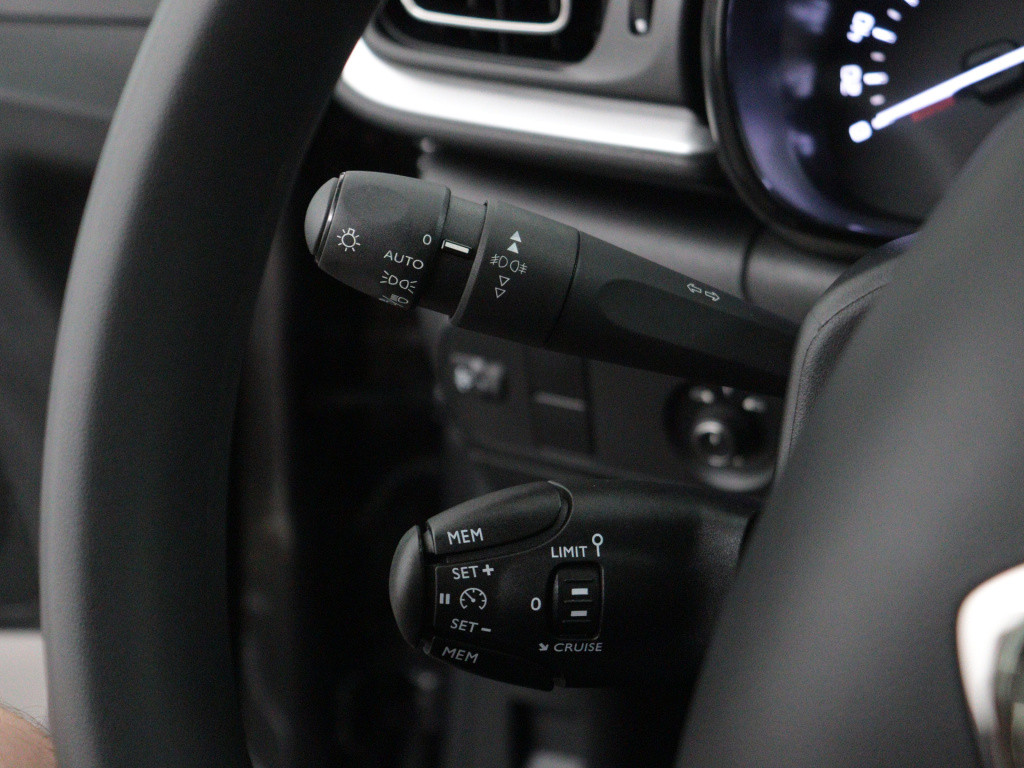 Citroen C3 puretech 83pk c-series | rijklaar | navi |