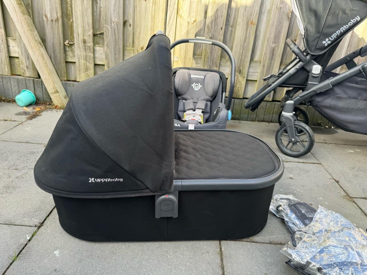 Uppababy Vista Jake kinderwagen met autostoel