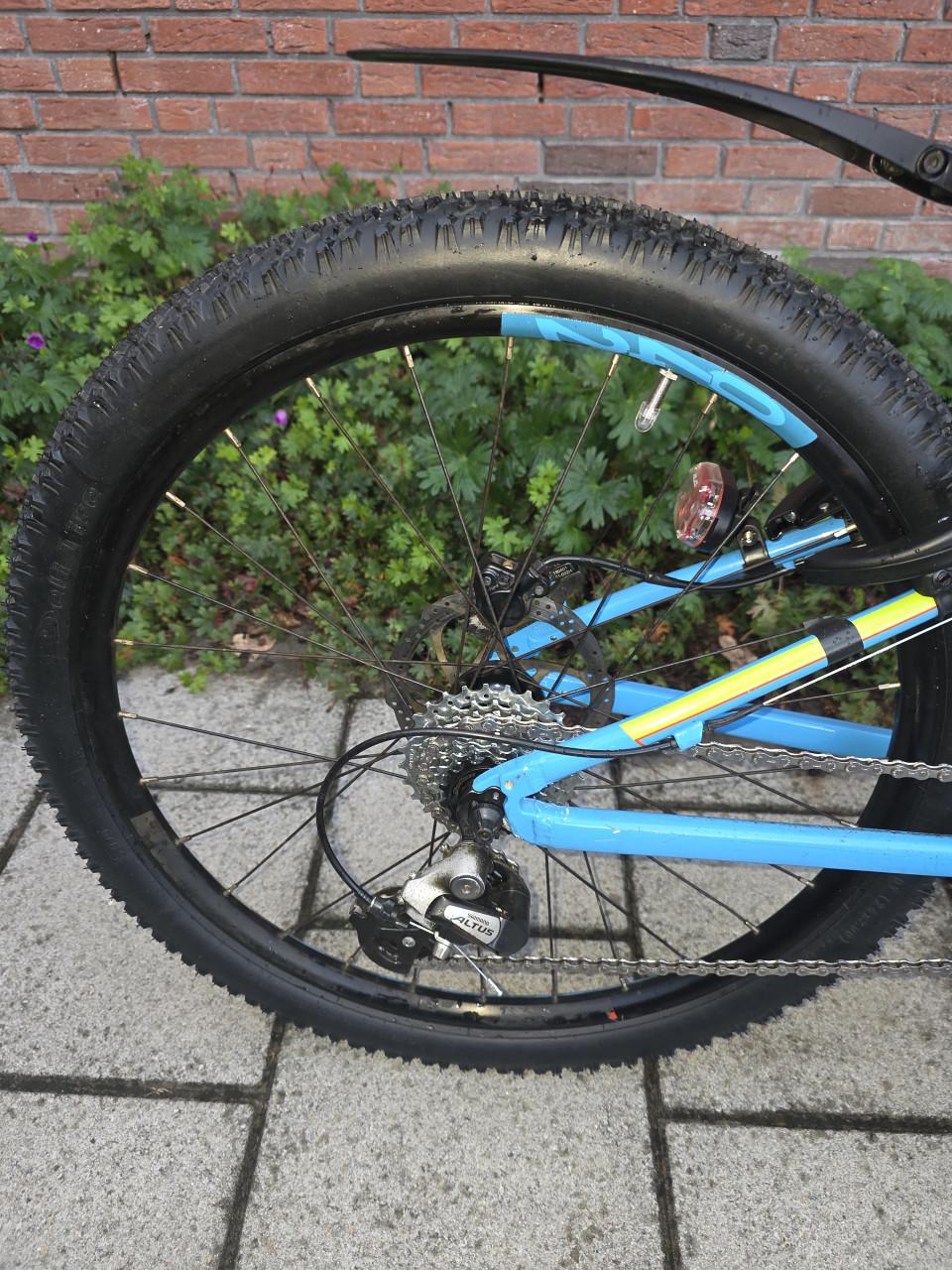 CUBE | 240 DISC | 24 INCH | FRAME 32 CM | NETTE STAAT!