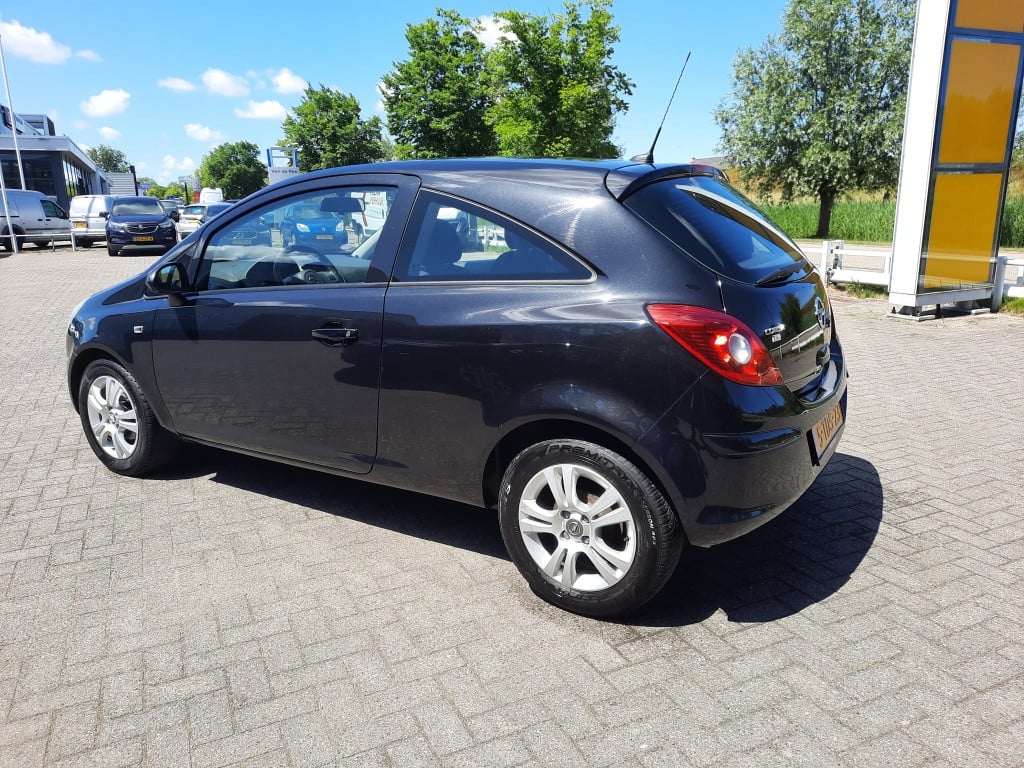 Opel Corsa 1.2-16v berlin