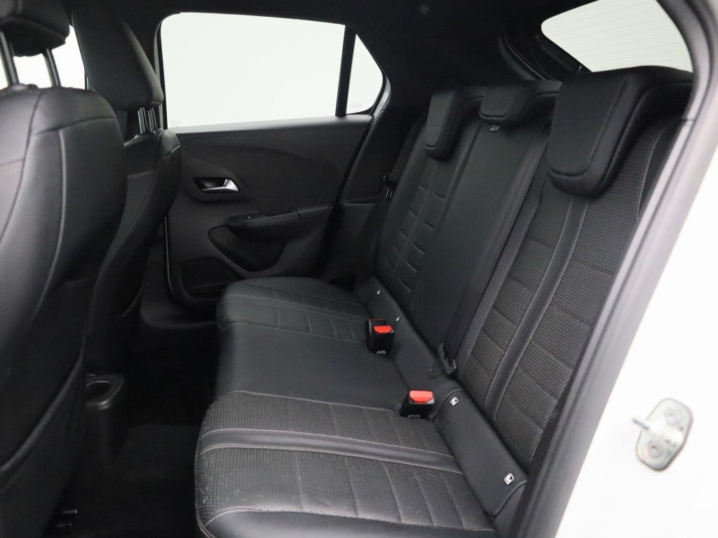 Opel Corsa 1.2 gs line | lage km stand! | lederpakket | navigatie | apple c