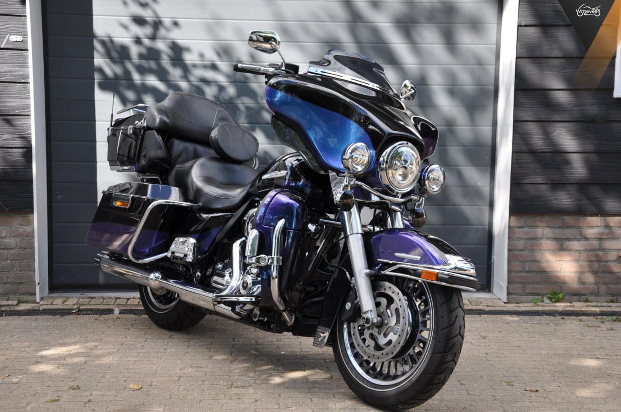 Harley Davidson FLHTK Electra Glide Ultra Limited 103 Ape, uitlaten