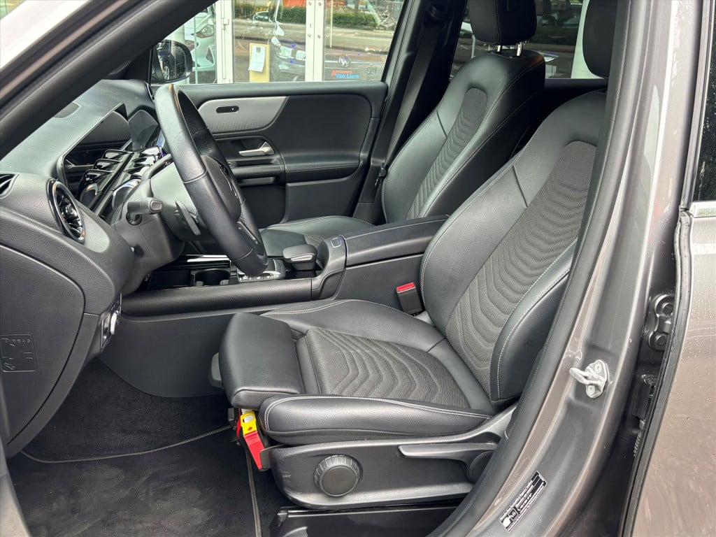 Mercedes-Benz Glb 180 136pk 7g-dct business line| camera| navi| keyless| ri