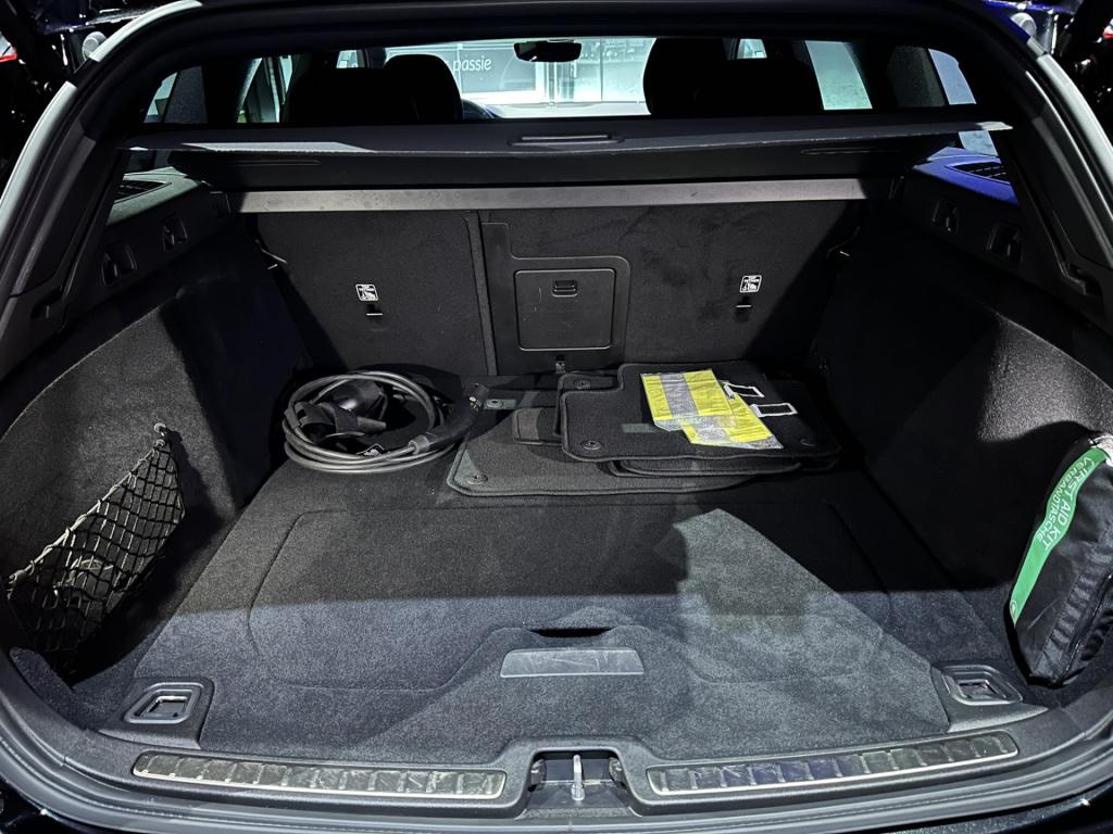 Volvo V60 2.0 t6 plug-in hybrid awd plus dark long range my2023 *1e eigenaa