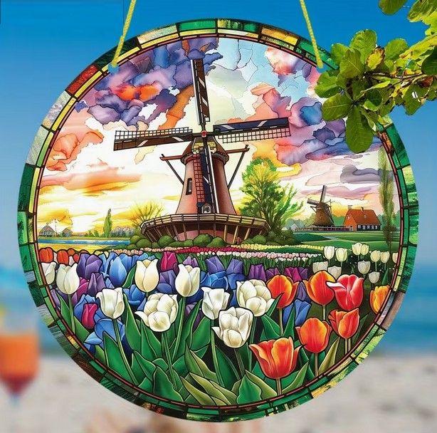 Raamhanger molen met tulpen