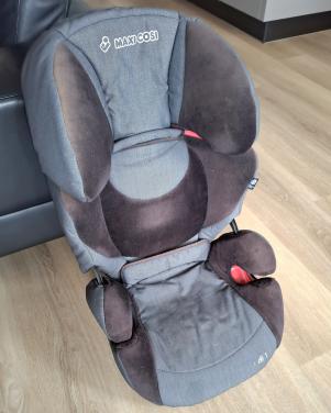 Te koop: Maxi-Cosi Autostoel 25-36kg Zitverhoger.