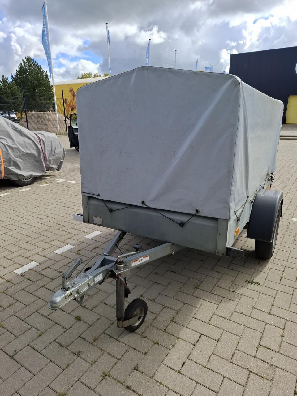 Aanhanger met (afneembare) huif