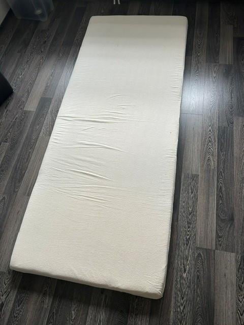 Twee oplegmatrassen (toppers) voor caravan 200x80