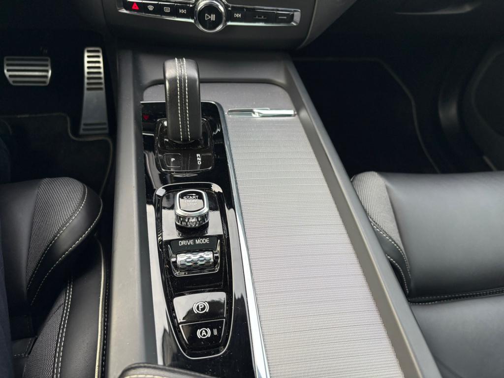 Volvo XC60 2.0 b4 r-design