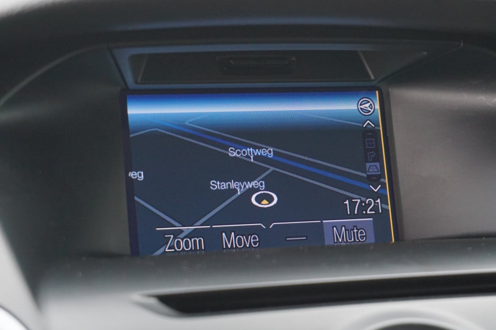 Ford Focus wagon 1.0 ecoboost lease titanium climate / navi / cruise / elek