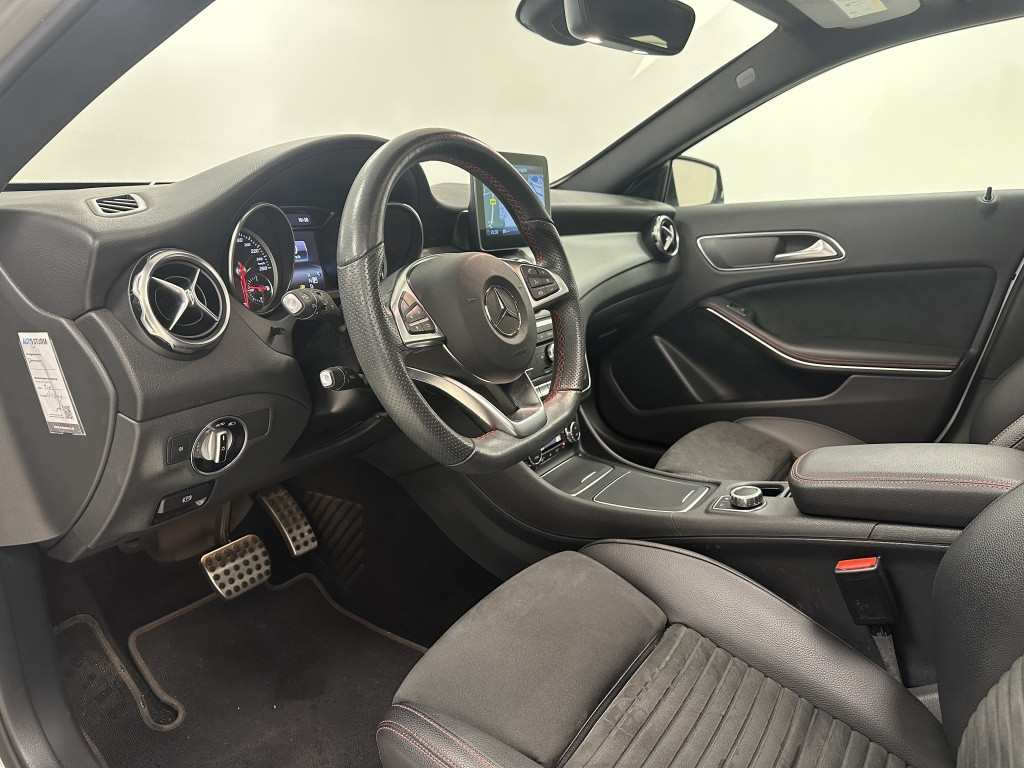 Mercedes-Benz Gla-klasse 180 amg night ed. | panoramadak | keyless-go | 19'