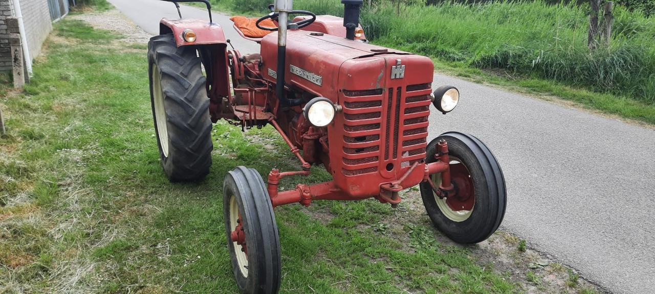 Mc Cormick D326 tractor