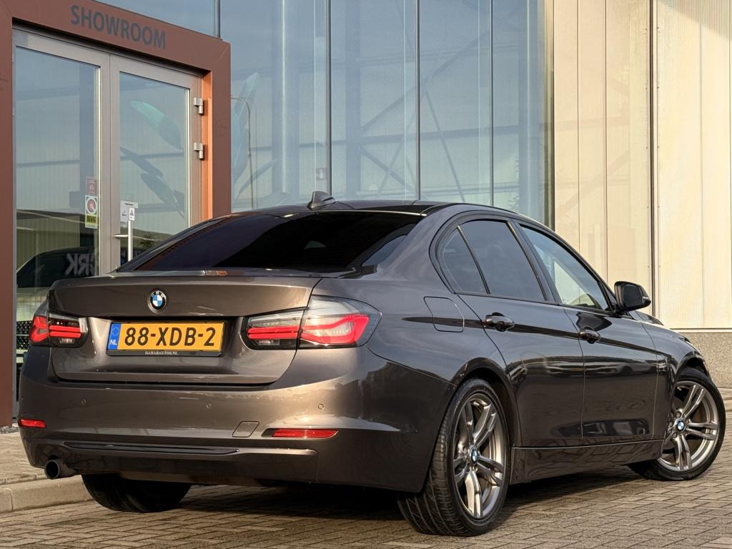 BMW 3-serie 320i high executive | harman/kardon | leder | v + a parkeersens