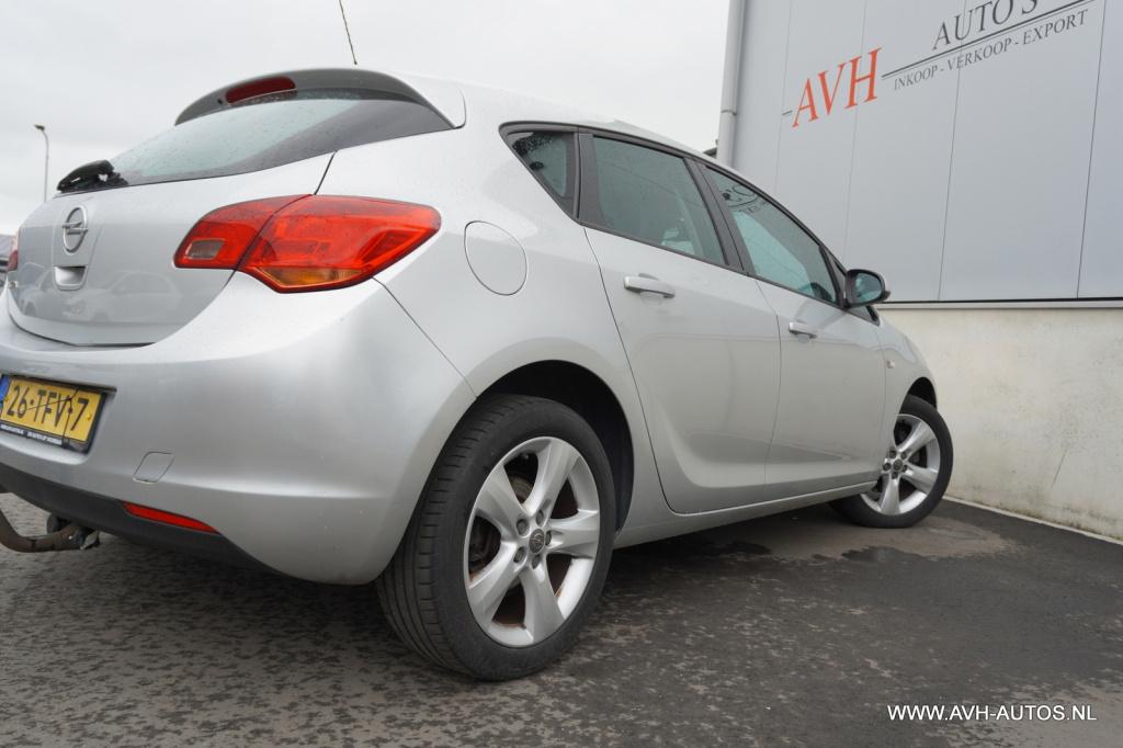 Opel Astra 1.4 turbo edition